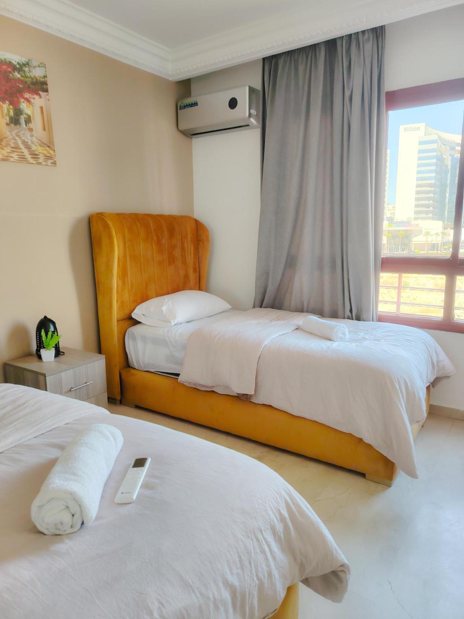 Moderne Appartement Au Plein Centre-Ville En Face Hilton & La Gare De Train Tgv Avec Climatisation Танжер Екстериор снимка