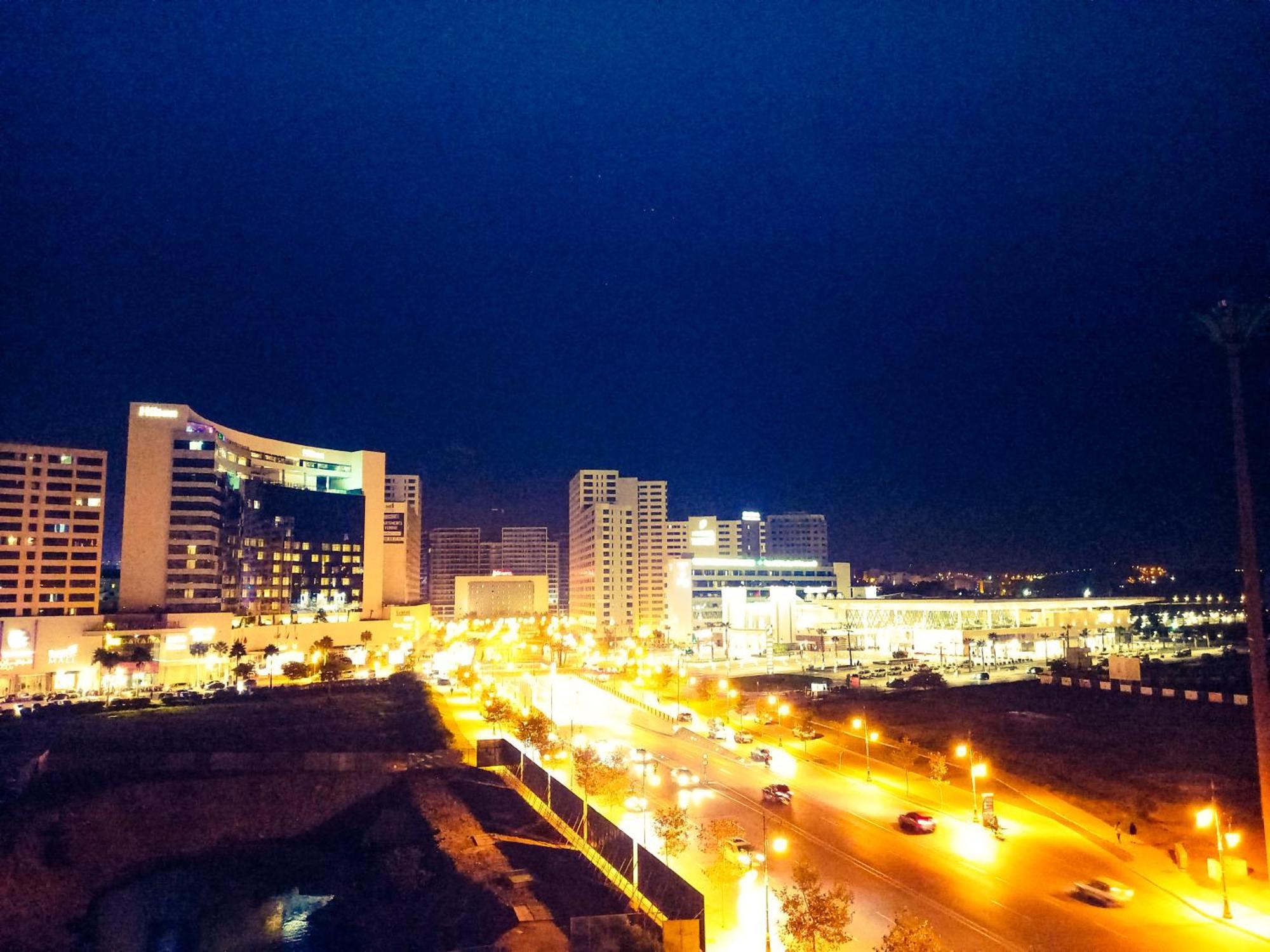Moderne Appartement Au Plein Centre-Ville En Face Hilton & La Gare De Train Tgv Avec Climatisation Танжер Екстериор снимка