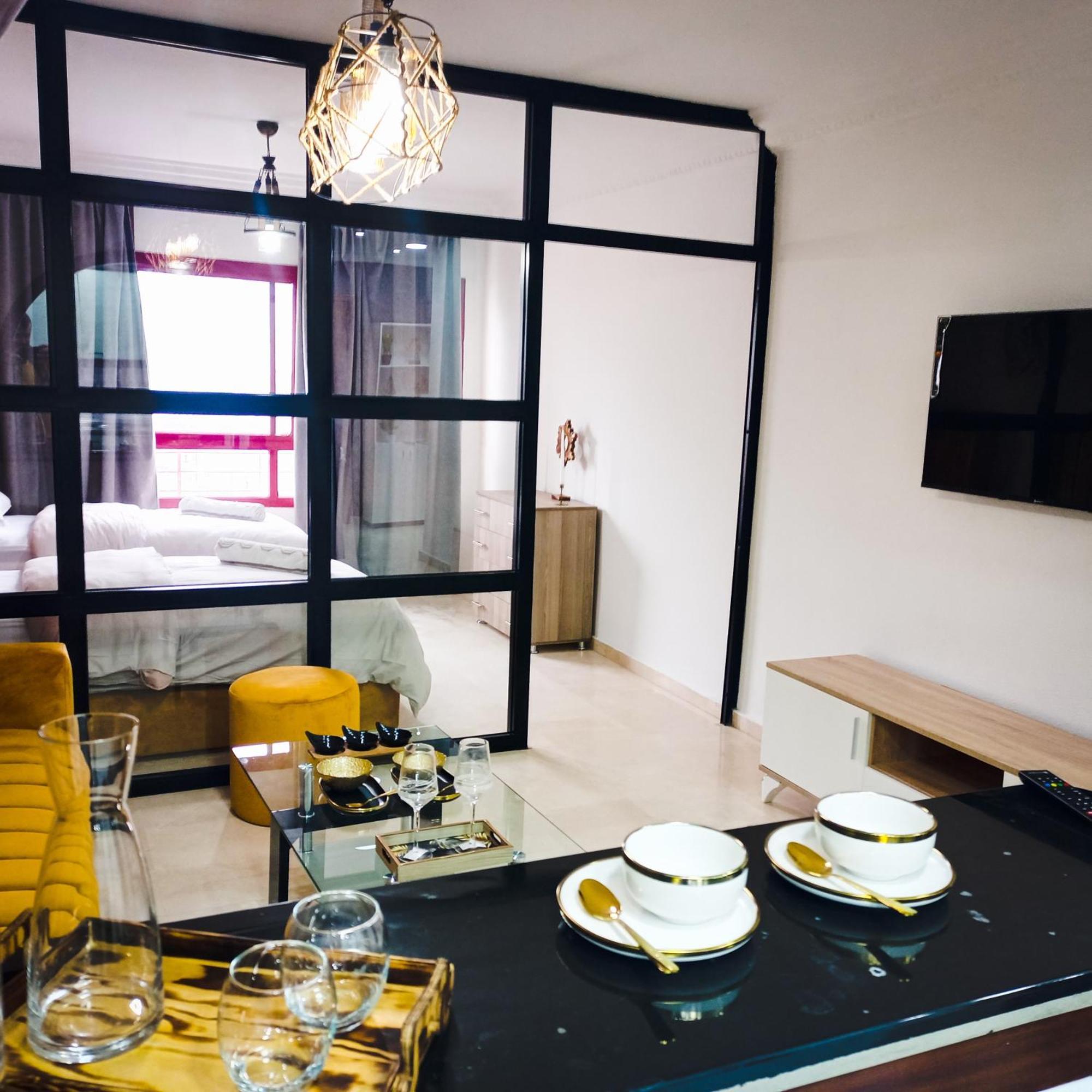 Moderne Appartement Au Plein Centre-Ville En Face Hilton & La Gare De Train Tgv Avec Climatisation Танжер Екстериор снимка