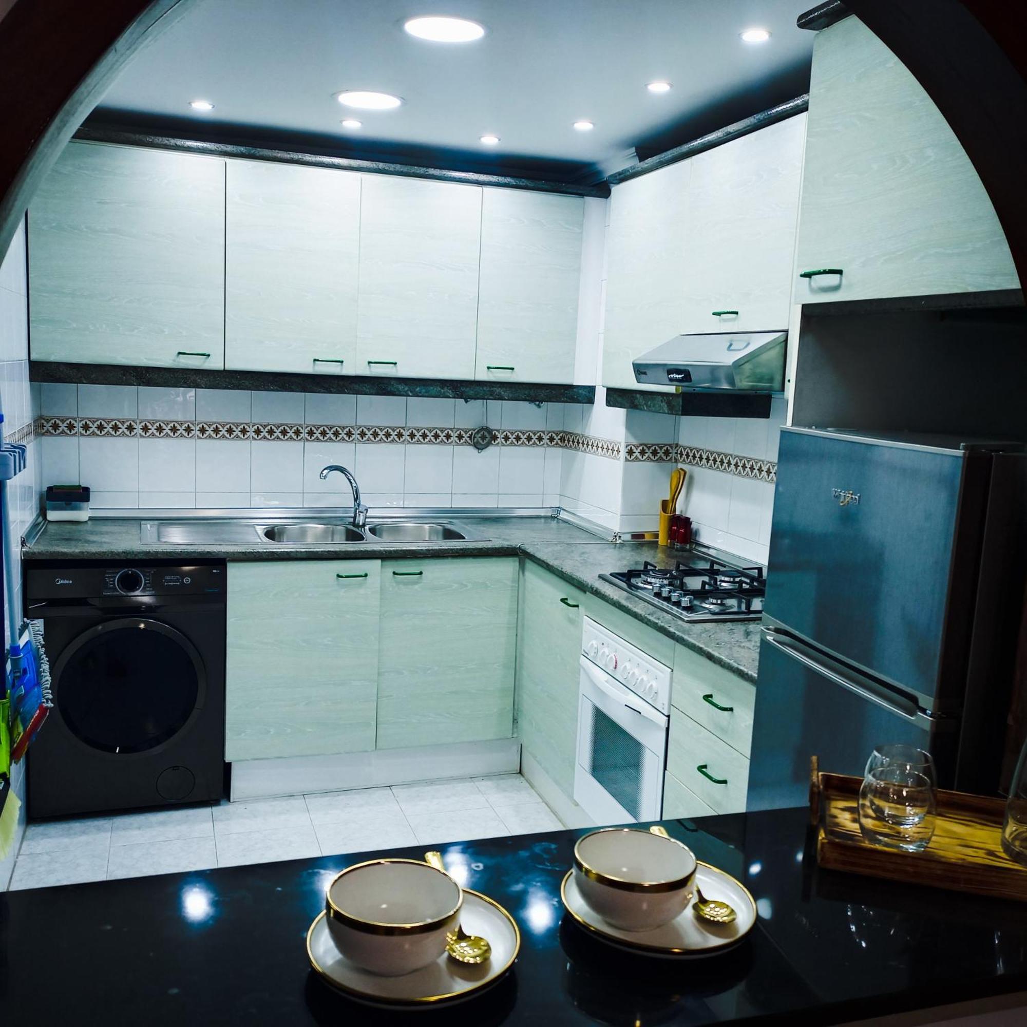 Moderne Appartement Au Plein Centre-Ville En Face Hilton & La Gare De Train Tgv Avec Climatisation Танжер Екстериор снимка